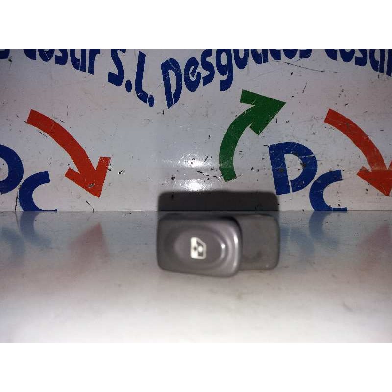 MANDO ELEVALUNAS TRASERO IZQUIERDO 935801D0010G  - imagen 1