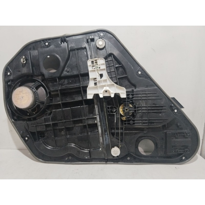 ELEVALUNAS TRASERO DERECHO 834813Z000 CONFORT - imagen 3