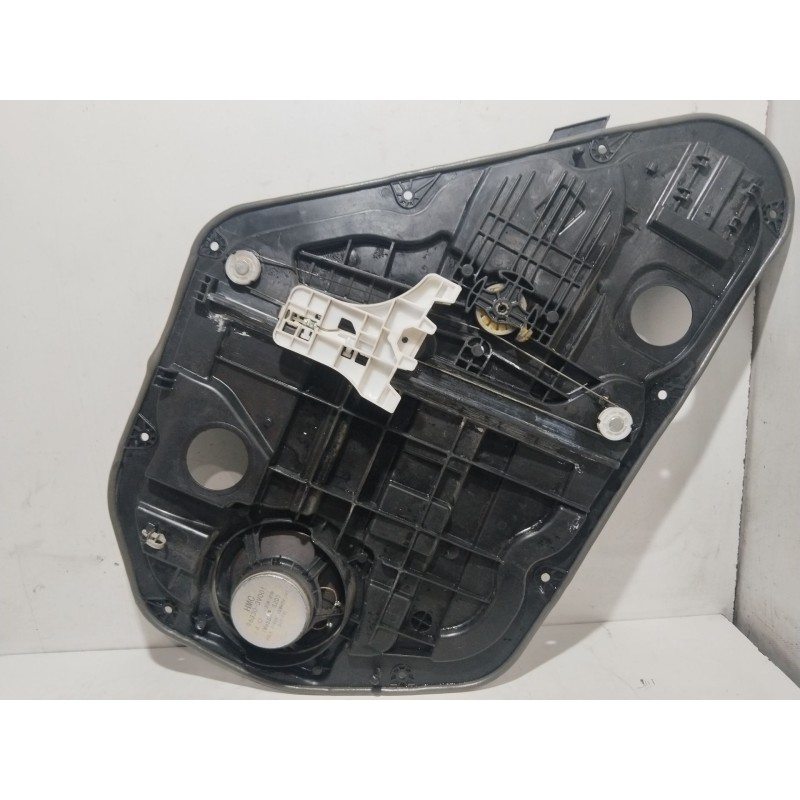 ELEVALUNAS TRASERO DERECHO 834813Z000 CONFORT - imagen 4