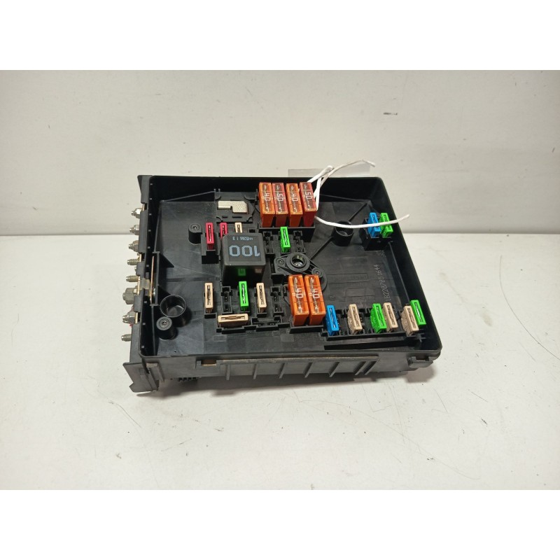 CAJA RELES / FUSIBLES 1K0937125 1K0937124H  - imagen 1