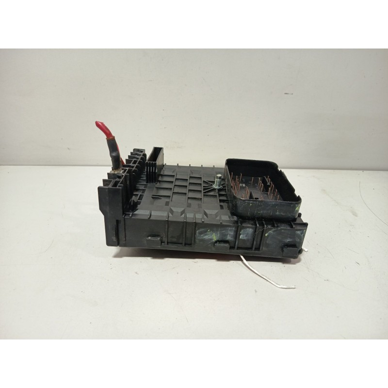 CAJA RELES / FUSIBLES 1K0937125 1K0937124H  - imagen 4