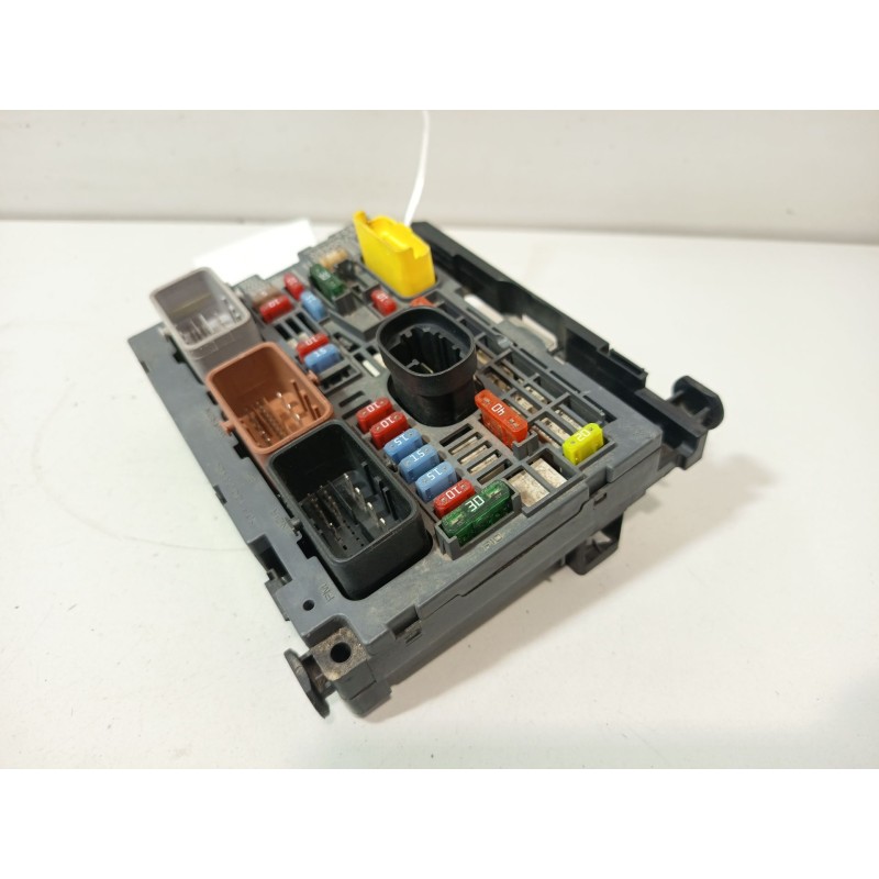 CAJA RELES / FUSIBLES 9666700480 6500CK  - imagen 2