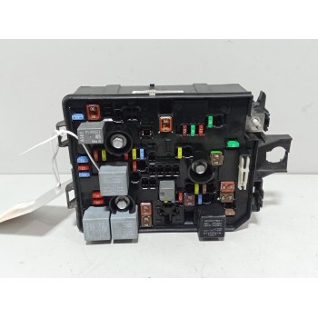 CAJA RELES / FUSIBLES 39068005 13470476 