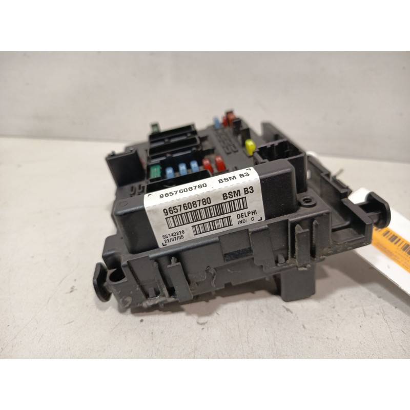 CAJA RELES / FUSIBLES 6500Y1  - imagen 2
