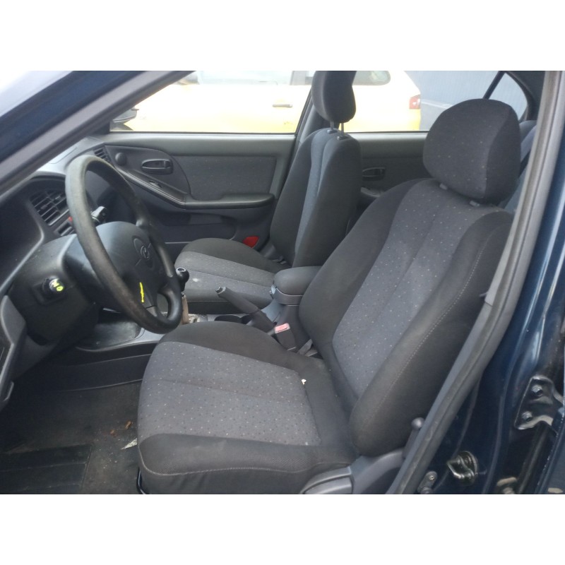 HYUNDAI ELANTRA III SEDÁN (XD) - imagen 6