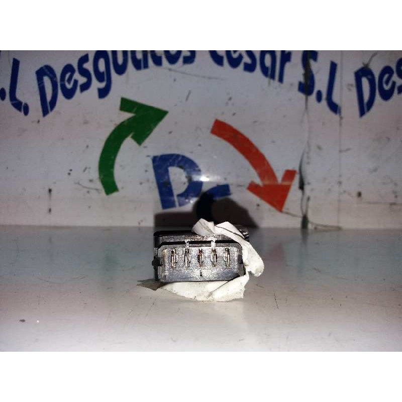 MANDO ELEVALUNAS DELANTERO DERECHO  - imagen 2