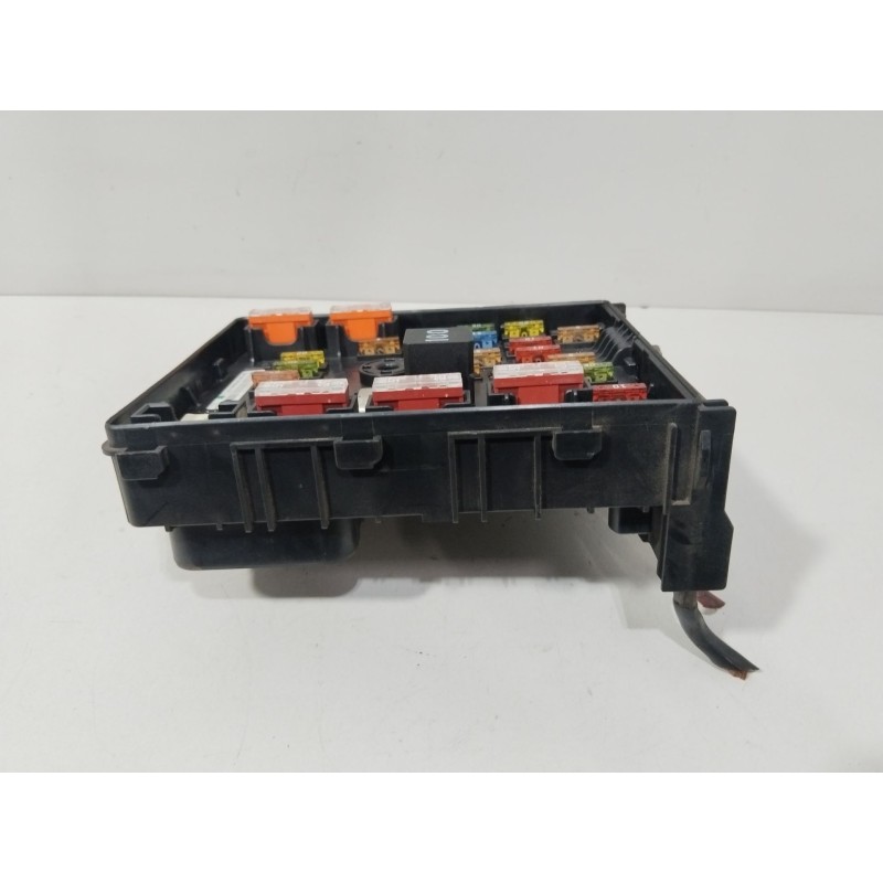 CAJA RELES / FUSIBLES 3C0971249  - imagen 2
