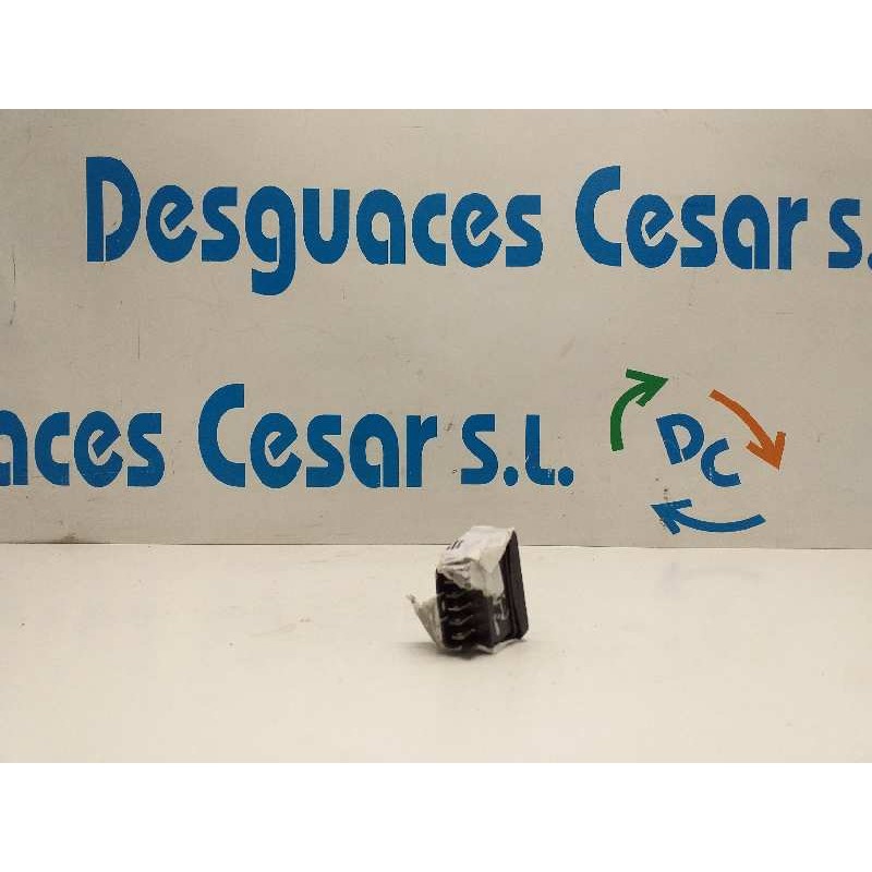 MANDO ELEVALUNAS DELANTERO DERECHO  - imagen 2