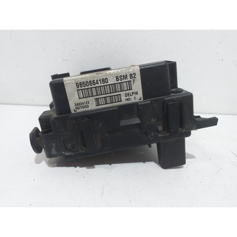 CAJA RELES / FUSIBLES 9650664180  - imagen 2