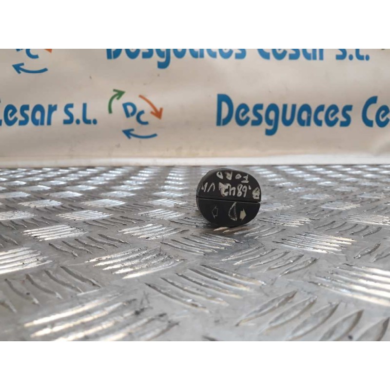 MANDO ELEVALUNAS DELANTERO DERECHO 
