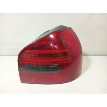 PILOTO TRASERO DERECHO 8L0945096A 