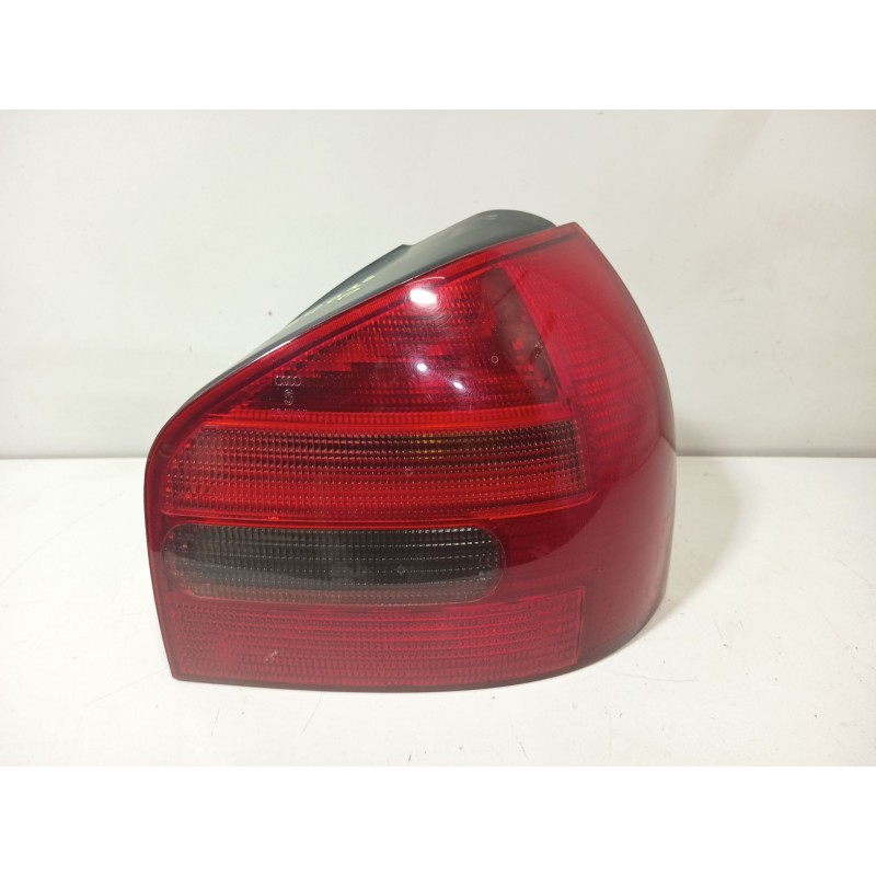 PILOTO TRASERO DERECHO 8L0945096A  - imagen 1