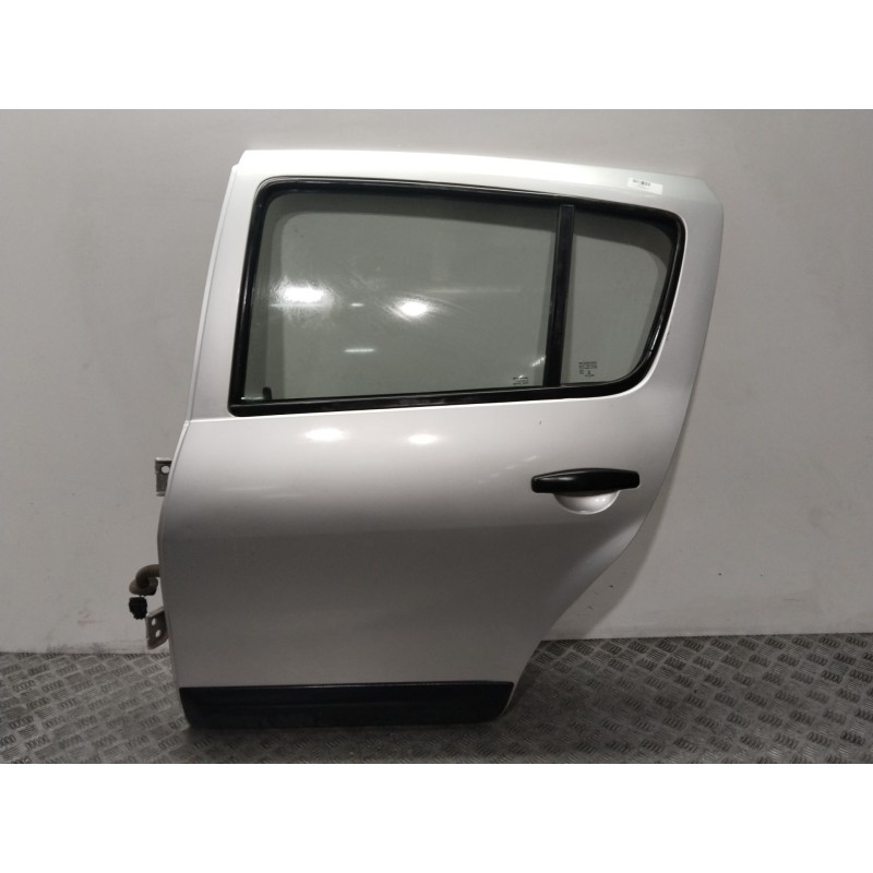 PUERTA TRASERA IZQUIERDA 821018232R PLATA - imagen 1