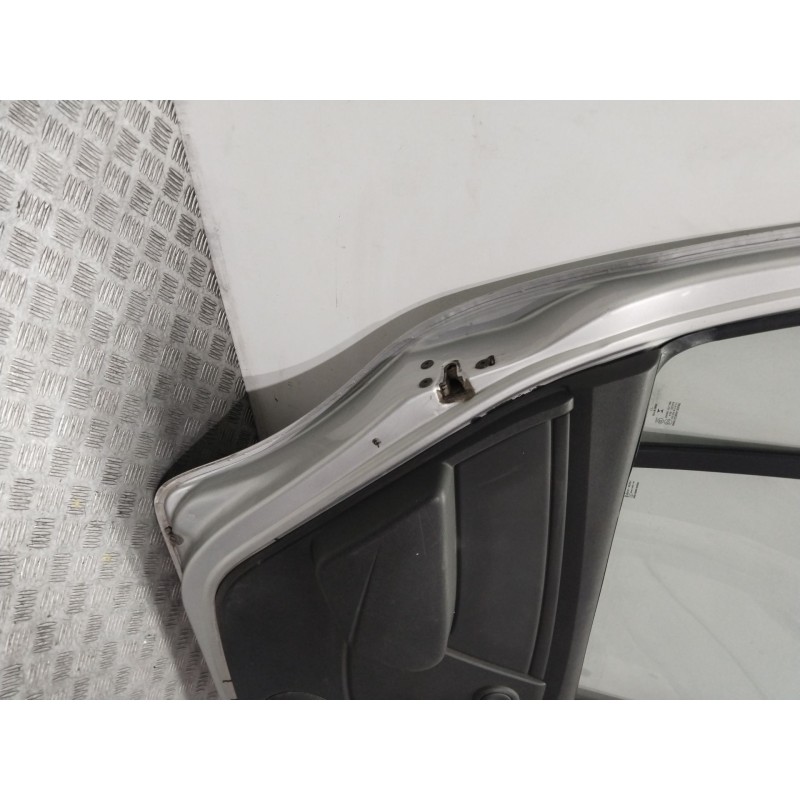 PUERTA TRASERA IZQUIERDA 821018232R PLATA - imagen 4