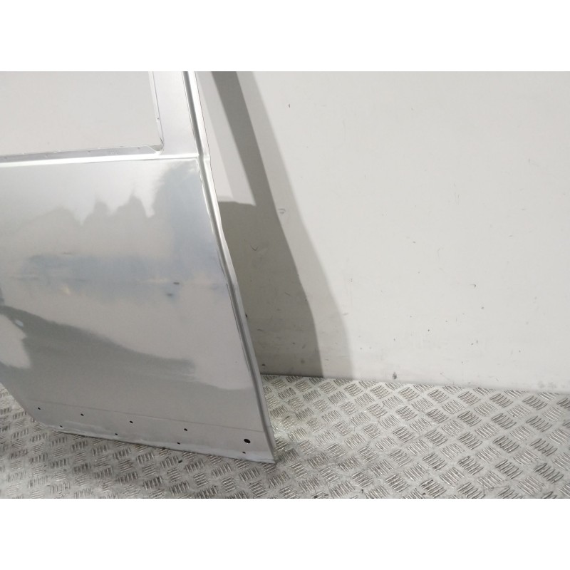 PUERTA TRASERA DERECHA 821008795R PLATA - imagen 2