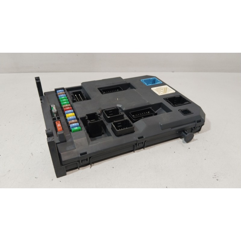 CAJA RELES / FUSIBLES 9666952180  - imagen 2