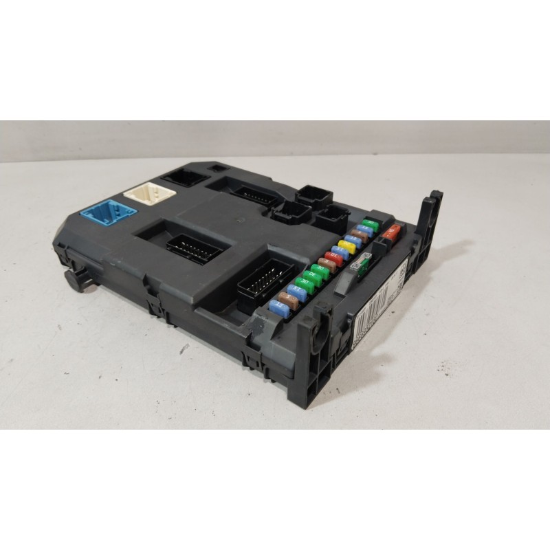 CAJA RELES / FUSIBLES 9666952180  - imagen 3