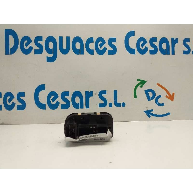 MANDO ELEVALUNAS DELANTERO IZQUIERDO 1096837  - imagen 1