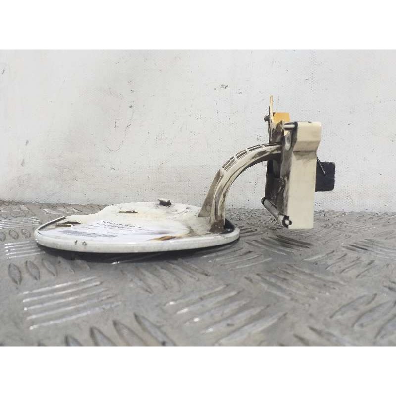 TAPA EXTERIOR COMBUSTIBLE BLANCO  - imagen 2